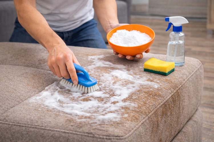 Domowe sposoby czyszczenia kanapy